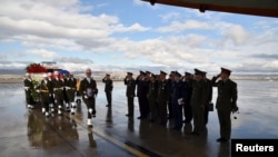 Türkiyə - Türkiyənin vurduğu rus təyyarəsinin pilotu Oleg Peshkovun meyiti ölkəsinə yola salınır. Meyit Ankaradakı Esenboga hava limanında rus təyyarəsinə qoyulur. 30 noyabr, 2015