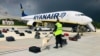 Ryanair təyyarəsi məcburi qaydada Minskdə yerə endirildikdən sonra